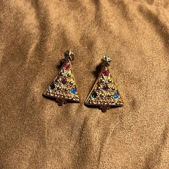Vintage Avon Gold Christmas tree pierced earrings. - Picture 4 of 4